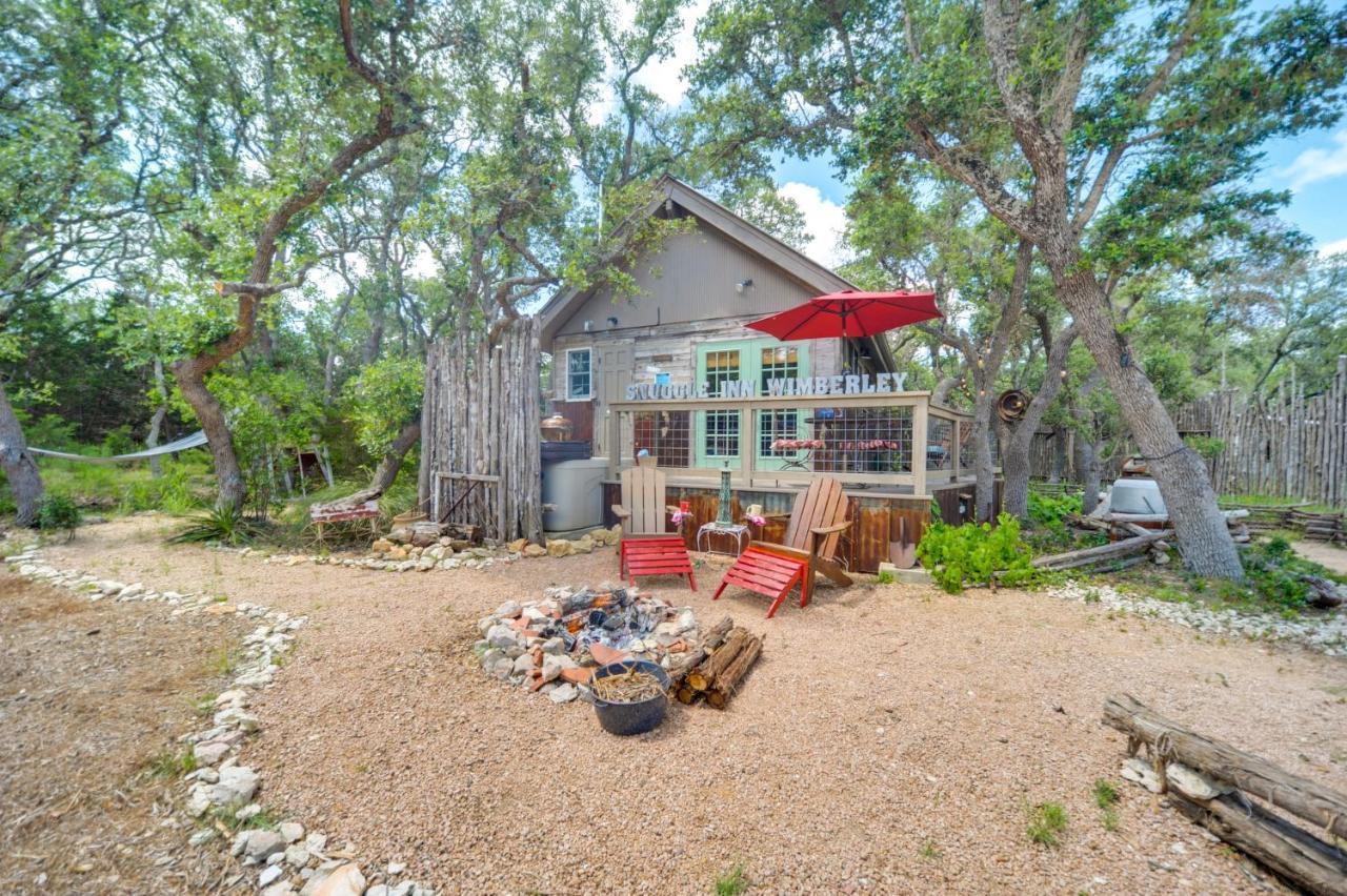 Snuggle Inn Wimberley Cabin With Fire Pit And Deck المظهر الخارجي الصورة