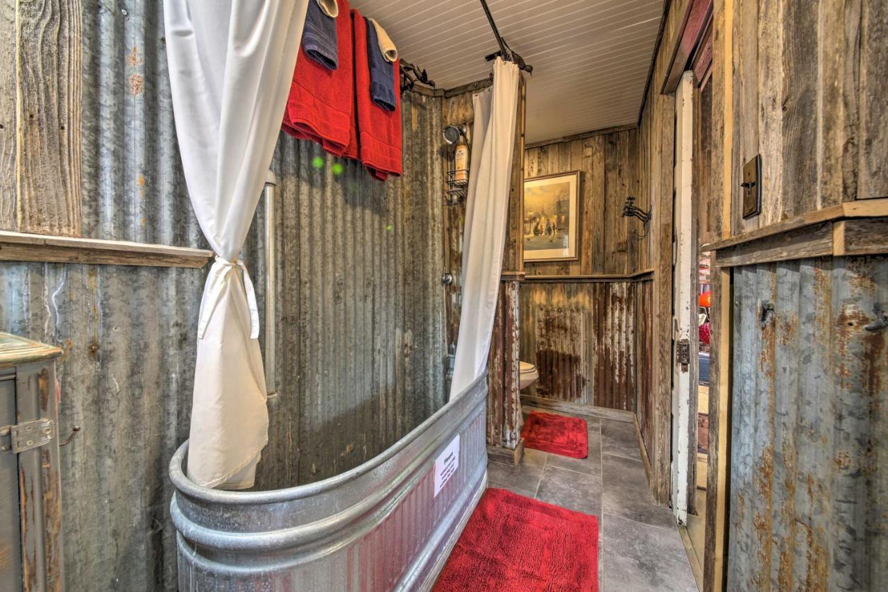 Snuggle Inn Wimberley Cabin With Fire Pit And Deck المظهر الخارجي الصورة